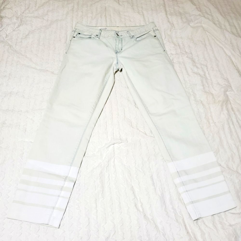 Gap 1969 "Always Skinny" White Jeans Size 29